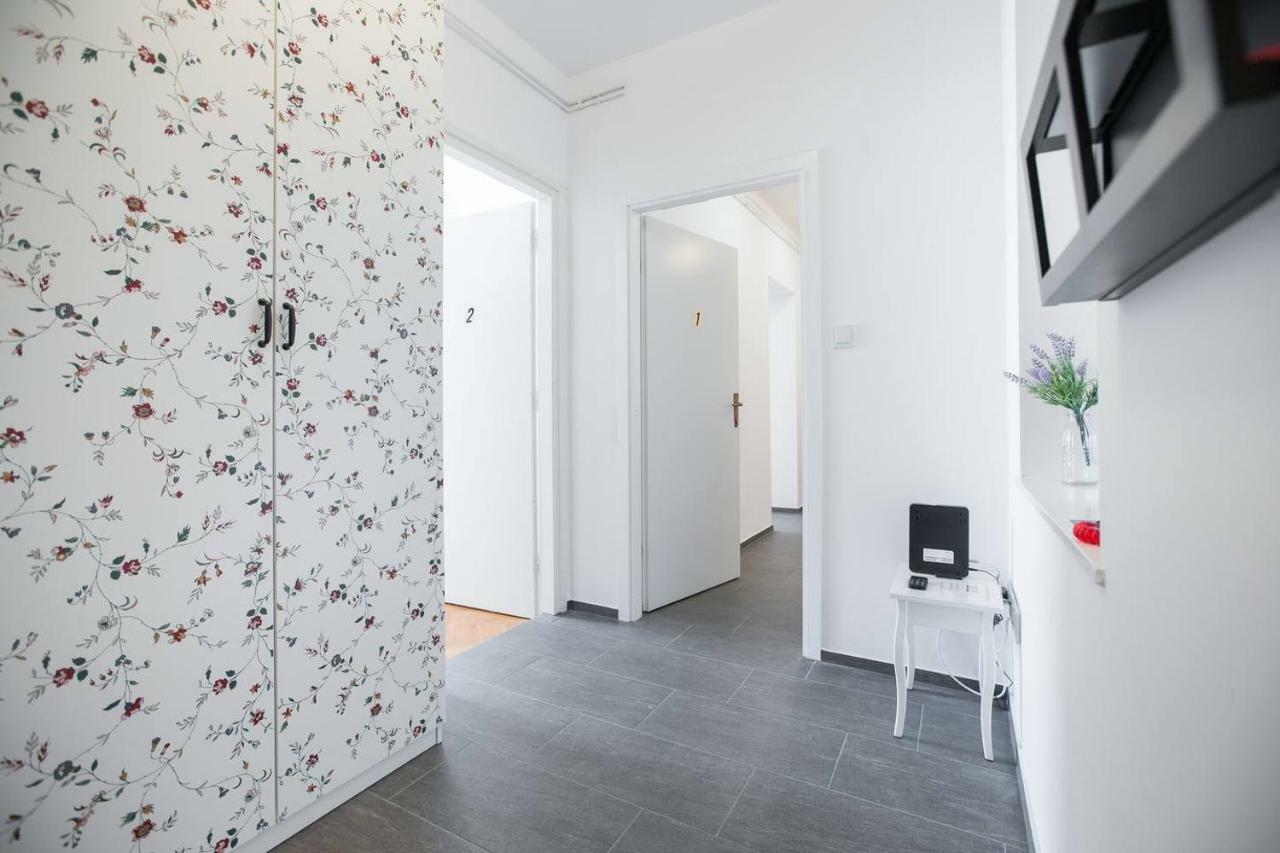 Oberiter Apartments - Center Of Zagreb, Fast Wifi, Ac, Kitchen, Parking ภายนอก รูปภาพ