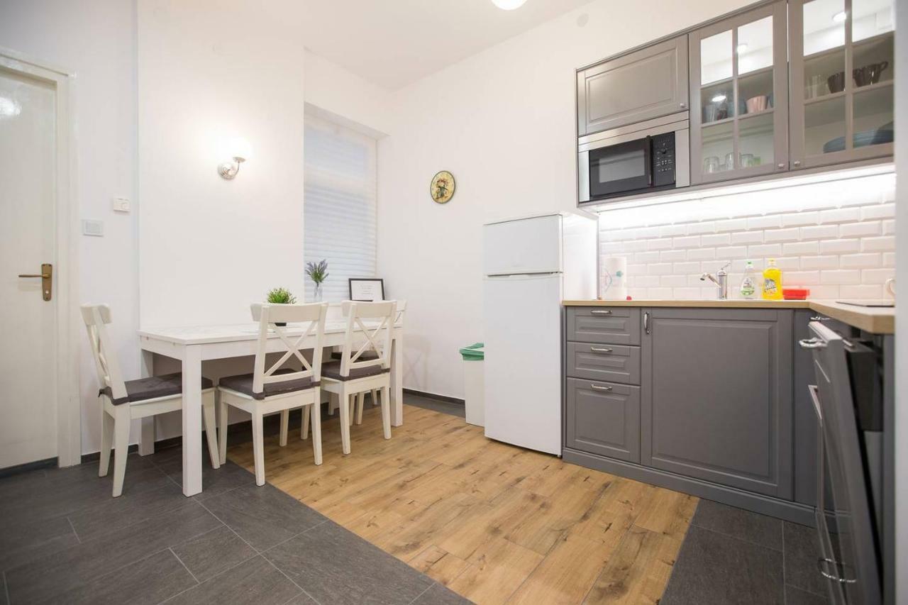 Oberiter Apartments - Center Of Zagreb, Fast Wifi, Ac, Kitchen, Parking ภายนอก รูปภาพ
