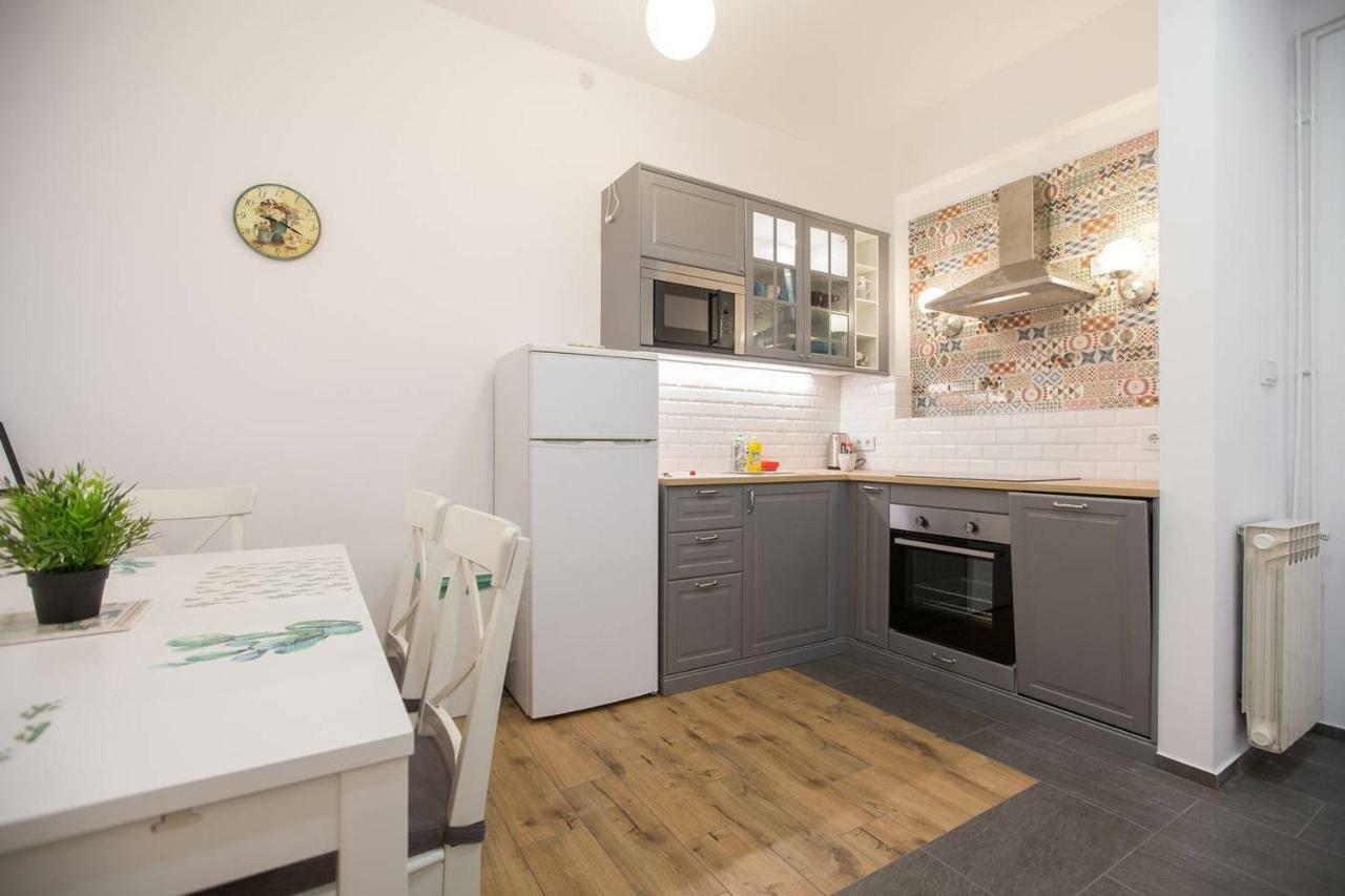 Oberiter Apartments - Center Of Zagreb, Fast Wifi, Ac, Kitchen, Parking ภายนอก รูปภาพ